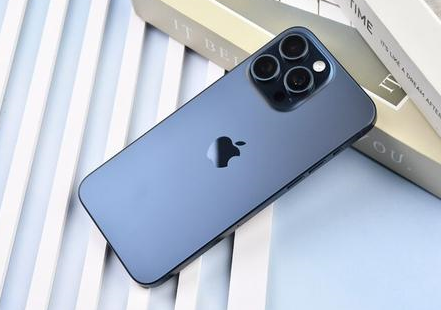乌当苹果维修点分享iPhone 15 Pro Max屏幕更换全新实操风险 
